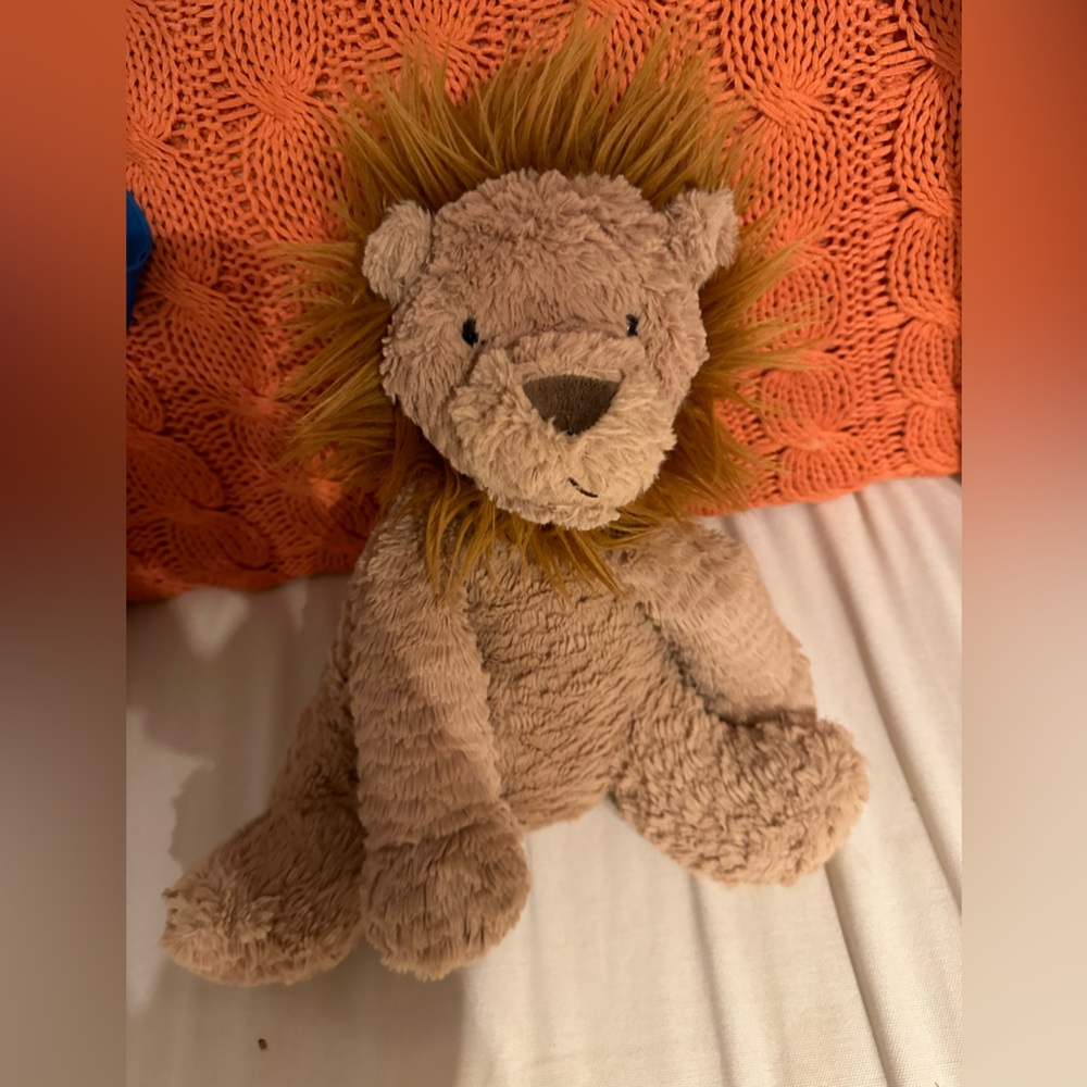 Jellycat lion stuffed animal
